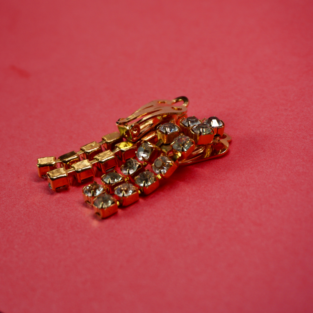 Vintage clip-on earrings sparkly