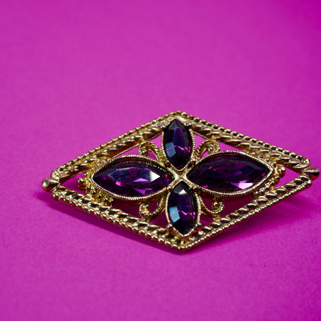 Vintage brooch (purple)
