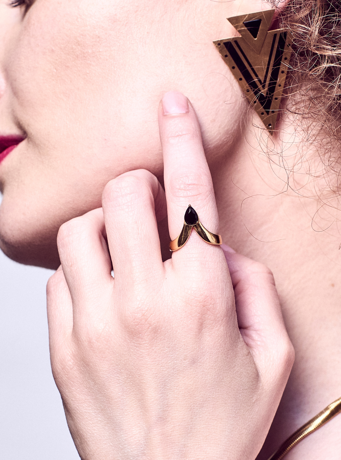 Teardrop Black Onyx Gold Ring