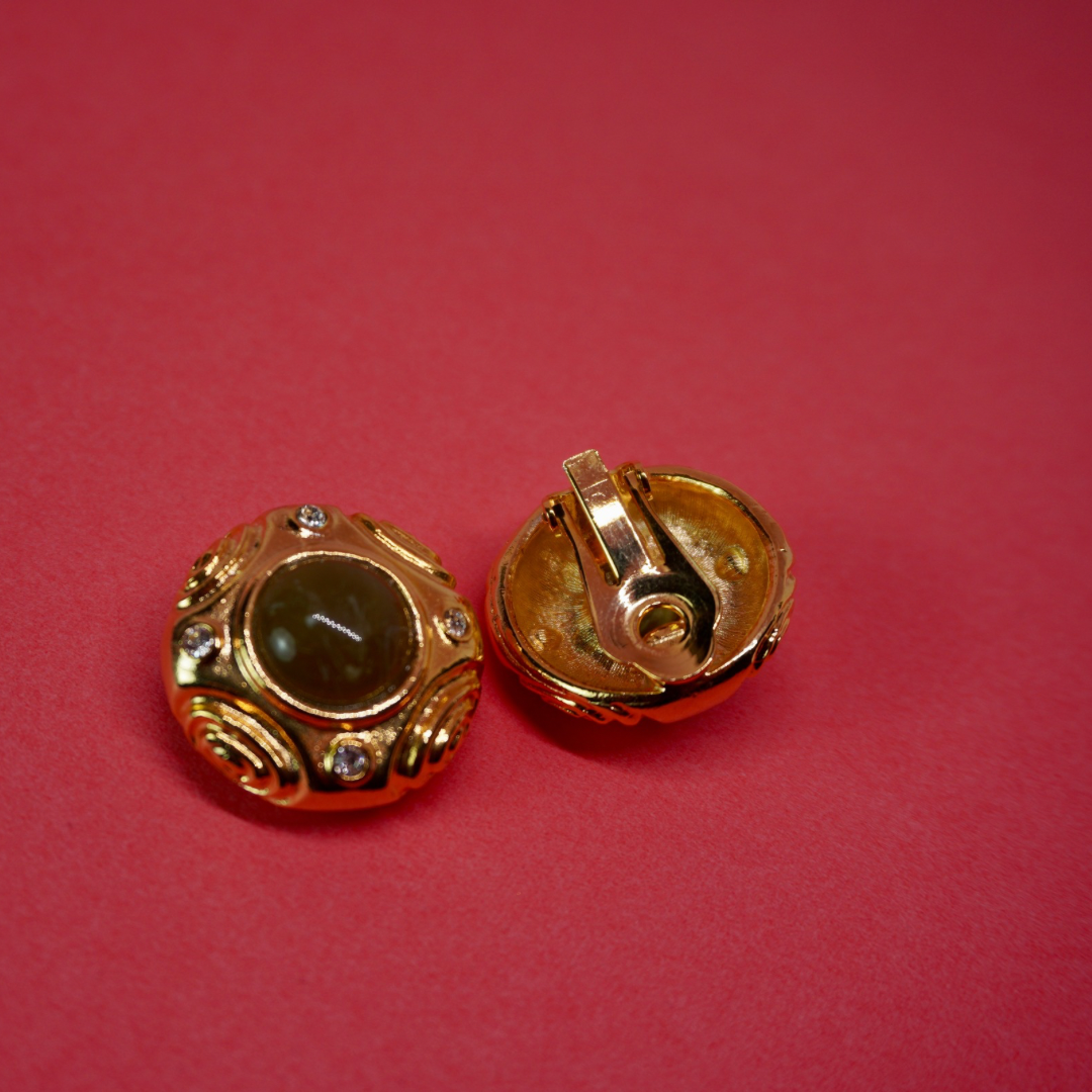 Vintage clip-on earrings (green)