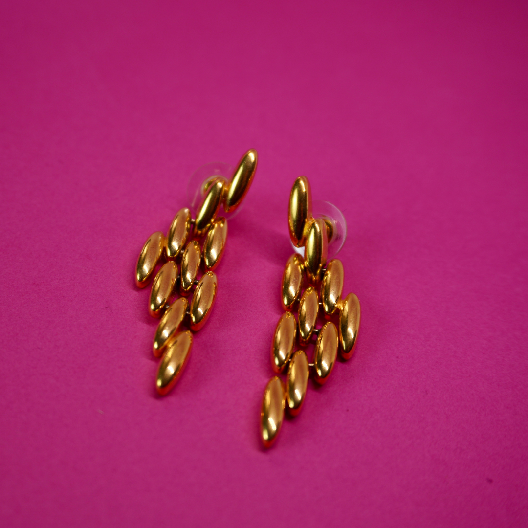Vintage earrings (post)