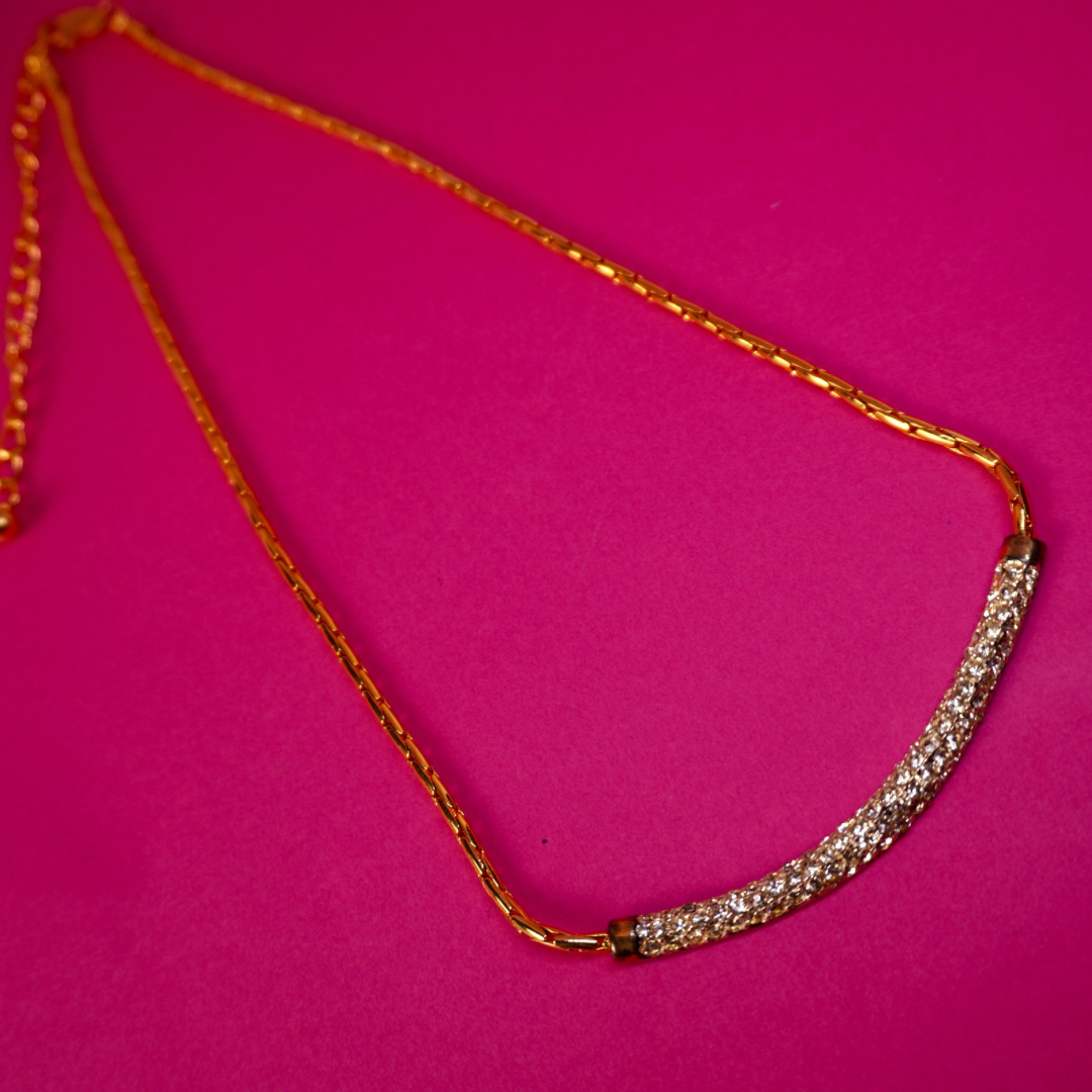 Vintage necklace sparkle
