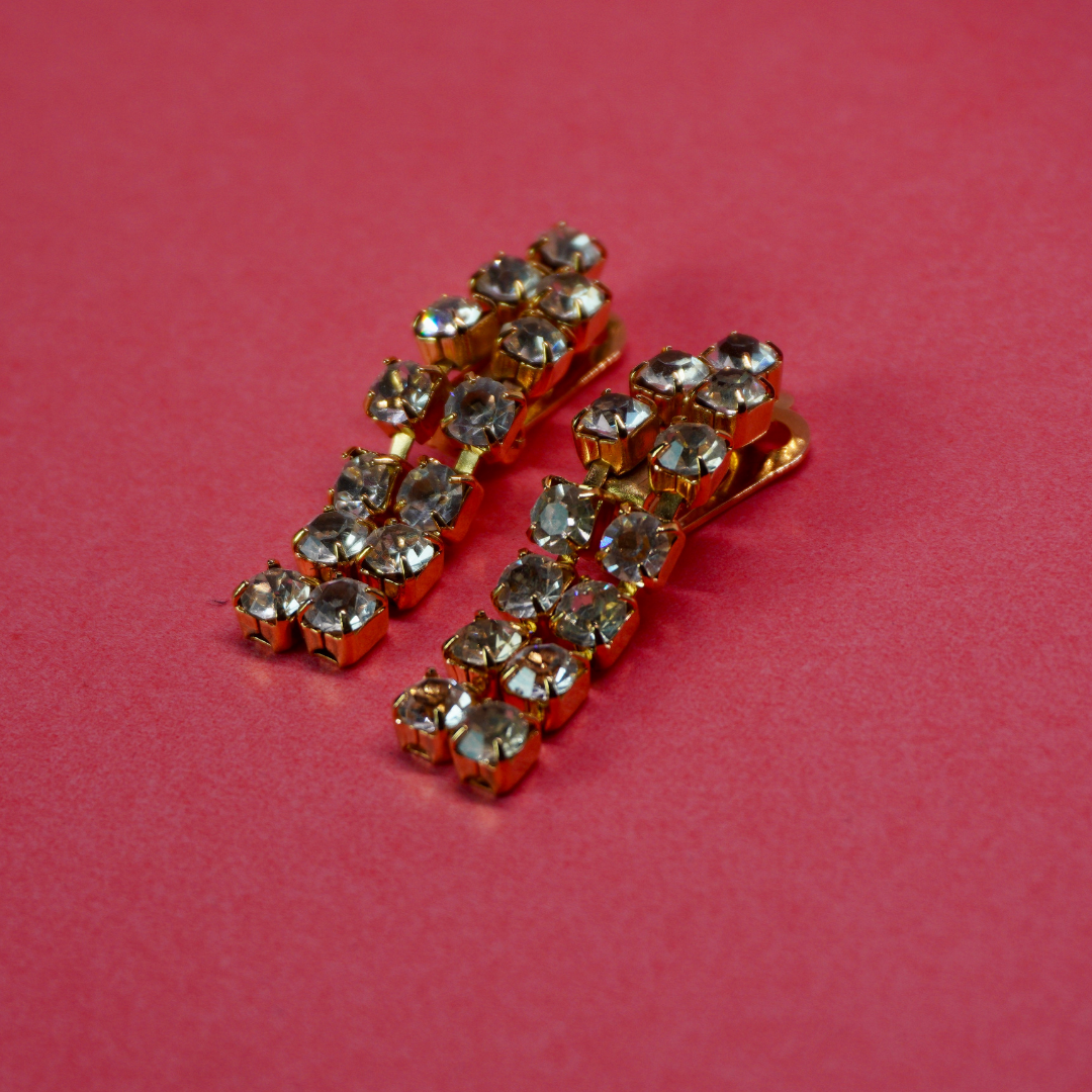Vintage clip-on earrings sparkly