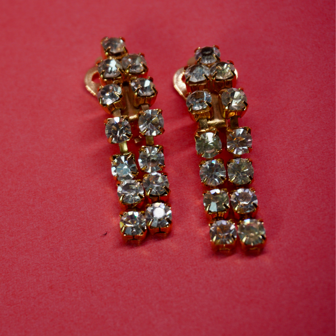 Vintage clip-on earrings sparkly