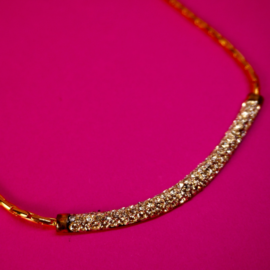 Vintage necklace sparkle