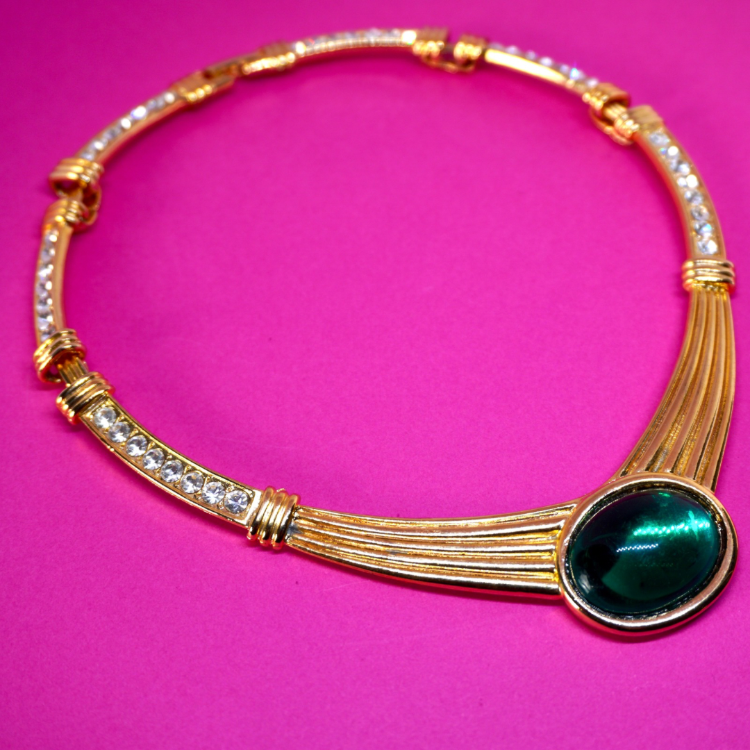 Vintage statement collar