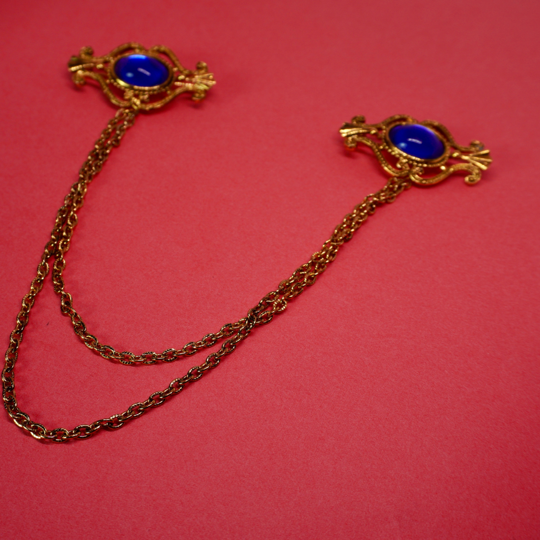 Vintage double brooch with chain