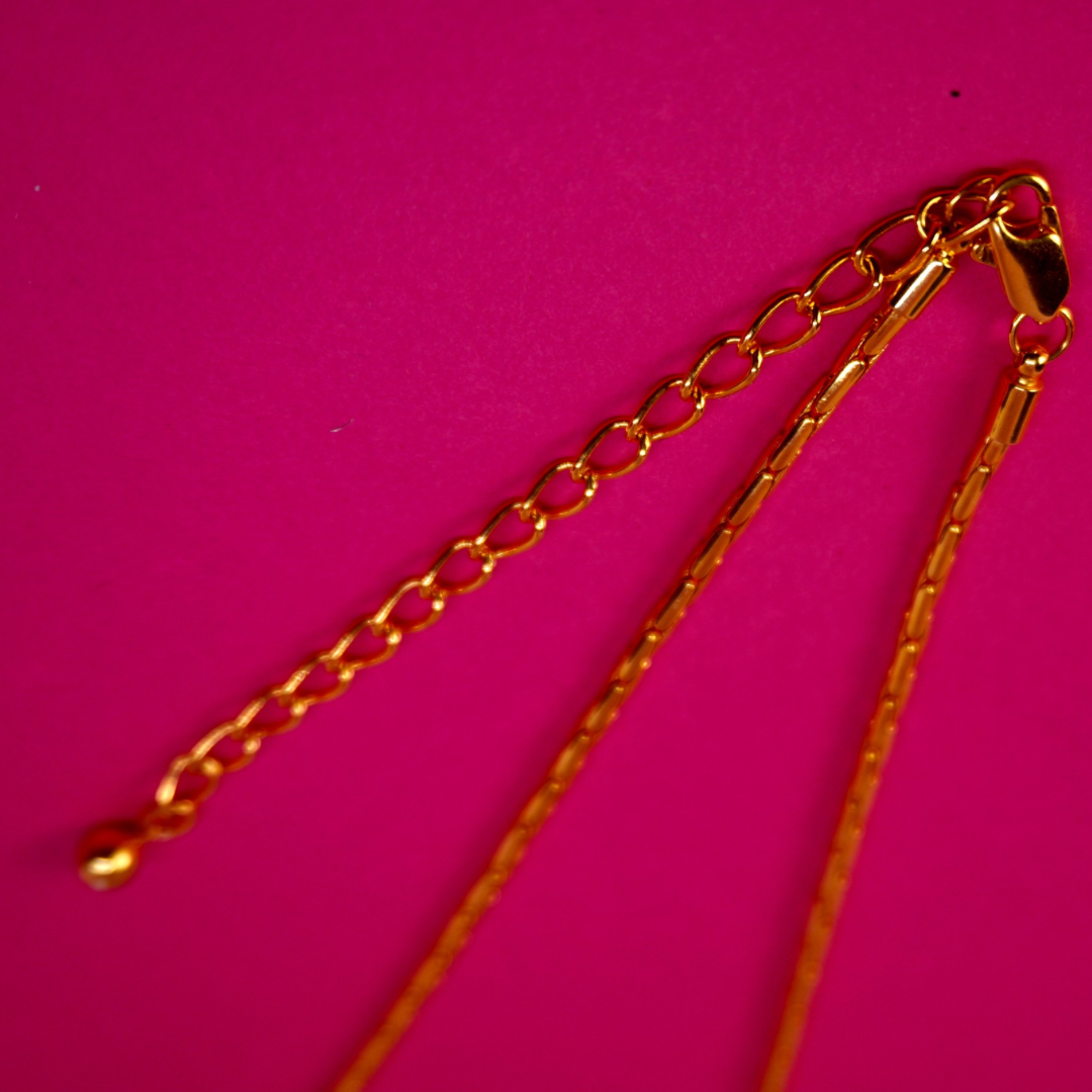 Vintage necklace sparkle