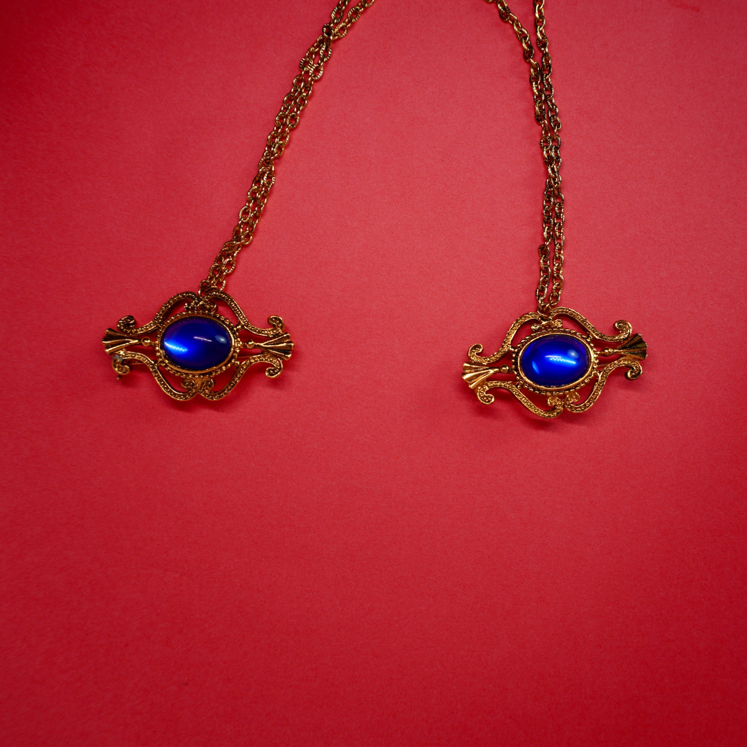 Vintage double brooch with chain