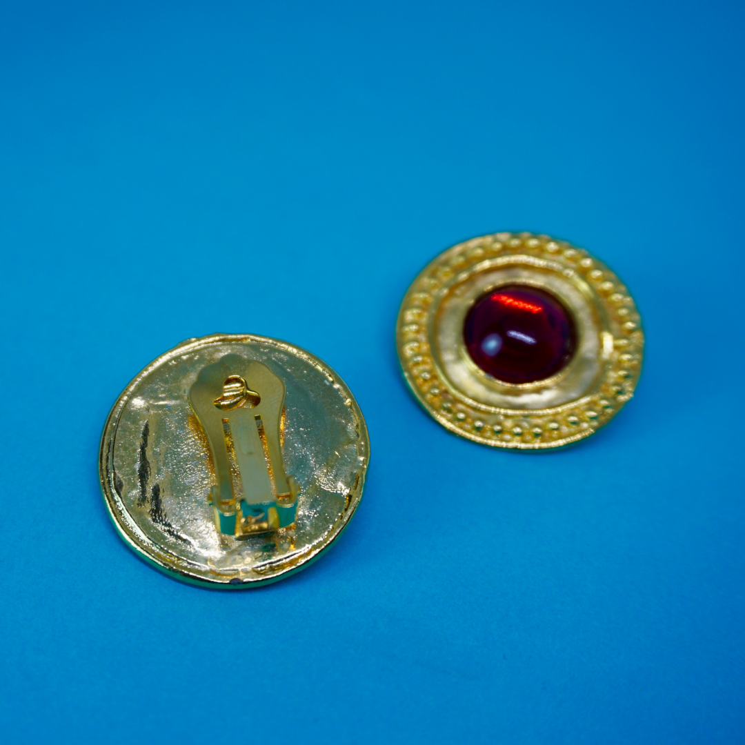 Vintage clip-on earrings (red)