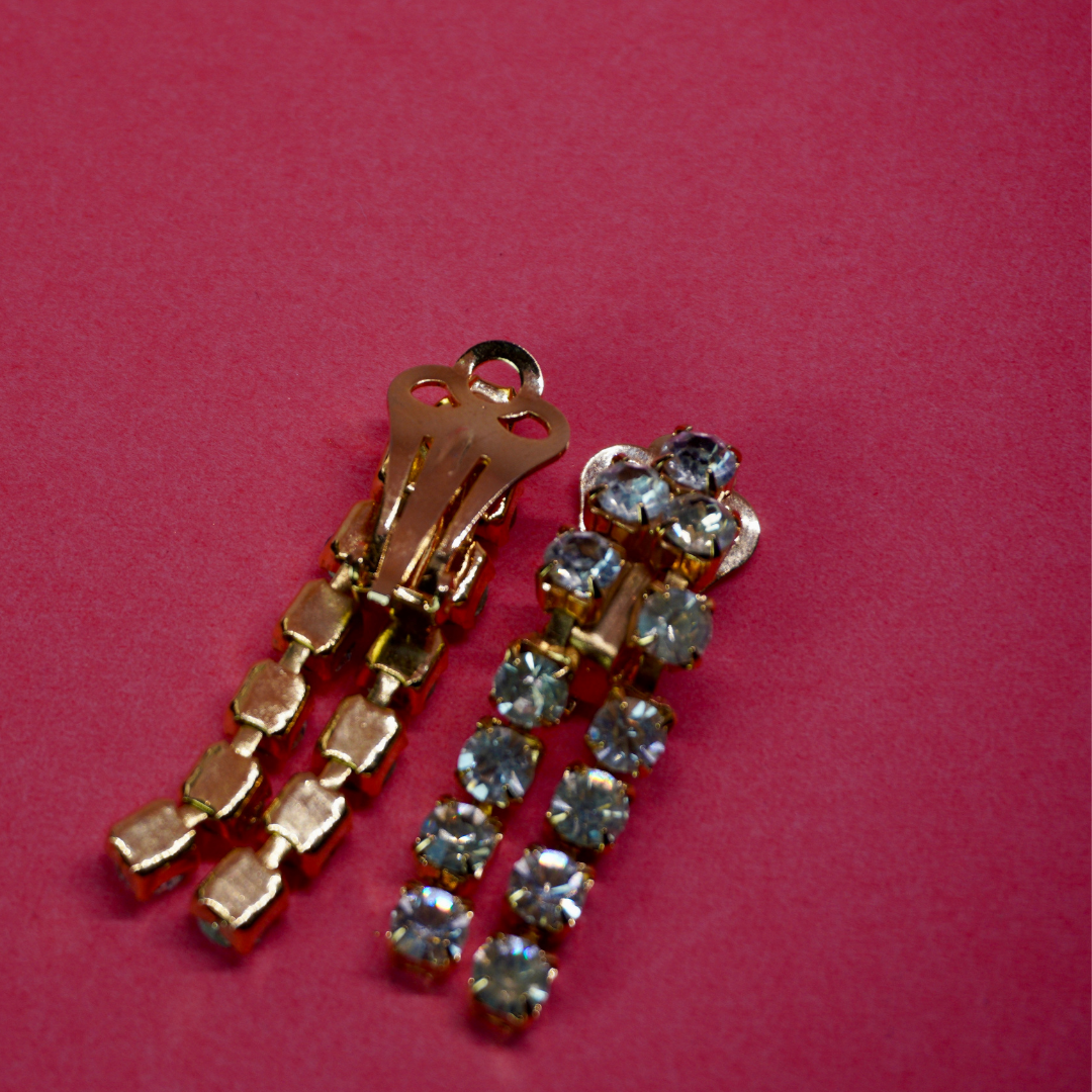 Vintage clip-on earrings sparkly