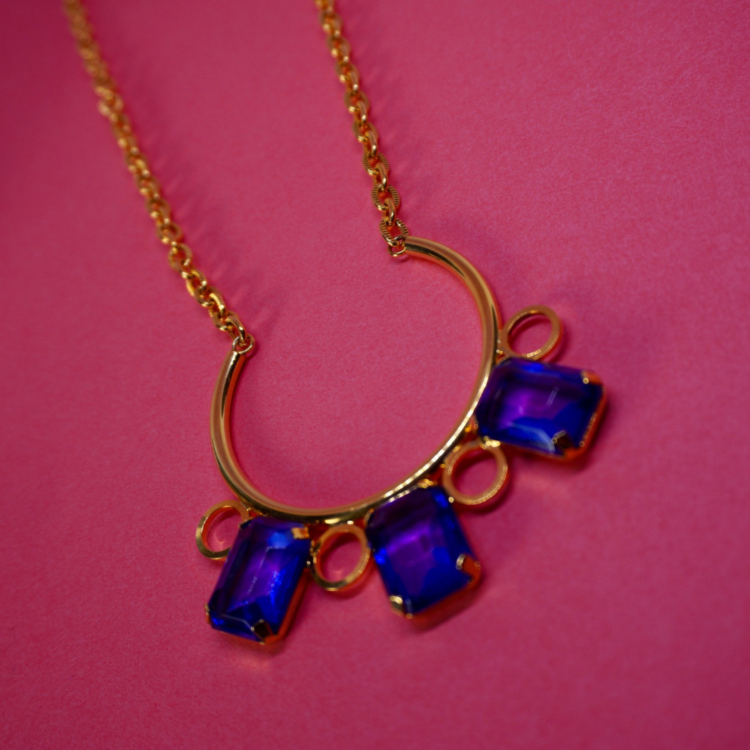Vintage necklace blue